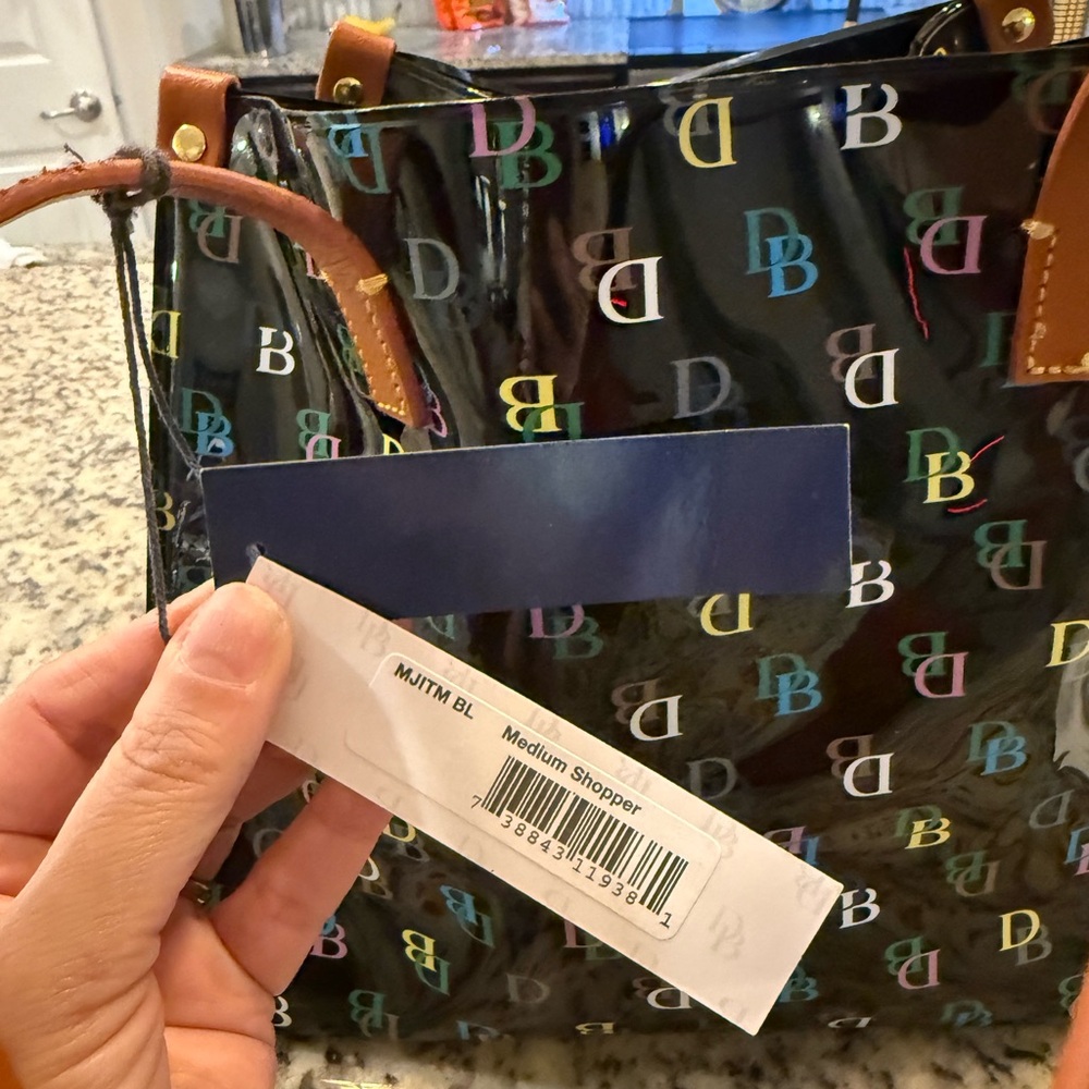 VTG Dooney & Bourke Black Tote with Multicolor Logo and leather strap - Picture 2 of 12